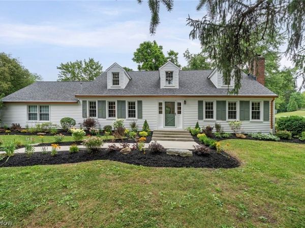 354 N Main Street , Chagrin Falls, OH 44022
