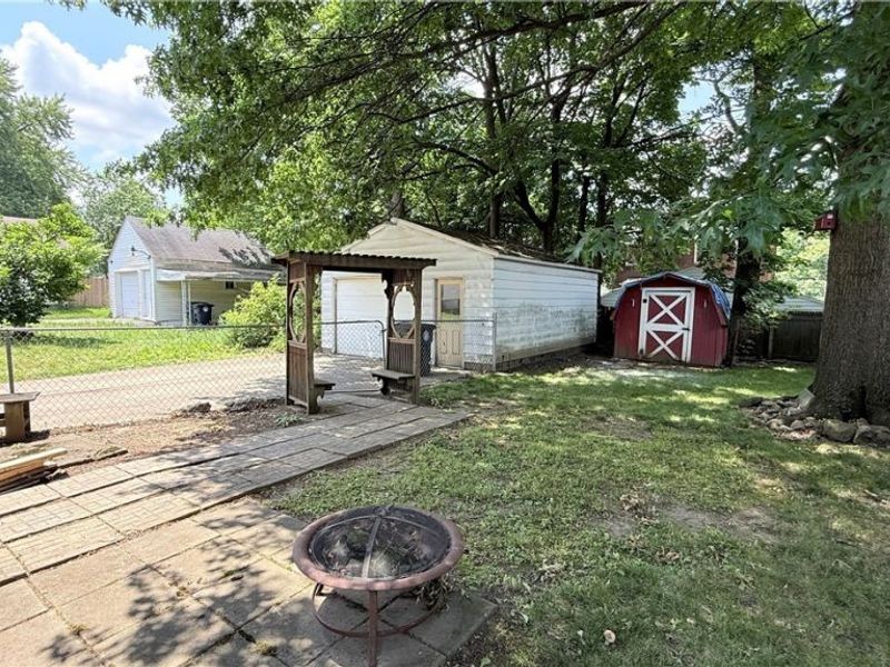 592 Lindell Street, Akron, OH 44305 Photo 6