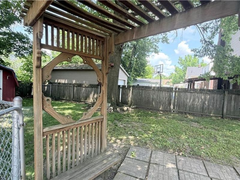 592 Lindell Street, Akron, OH 44305 Photo 9