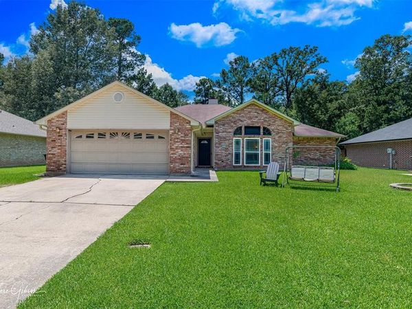 217 Deerwood Lane, Haughton, LA 71037