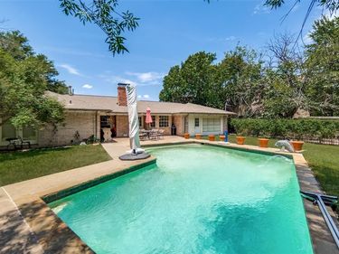 4372 Royal Ridge Drive, Dallas, TX 75229