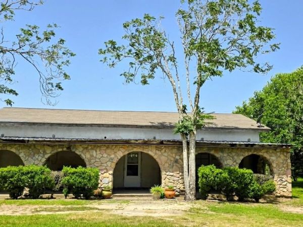 261 CR 402, Beeville, TX 78102