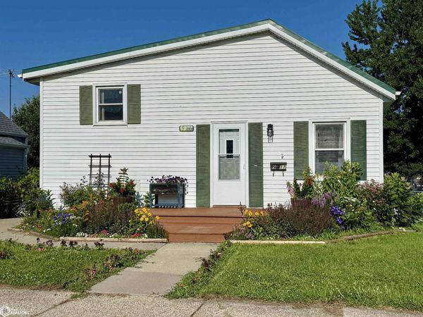 911 S 7TH Avenue, Marshalltown, IA 50158