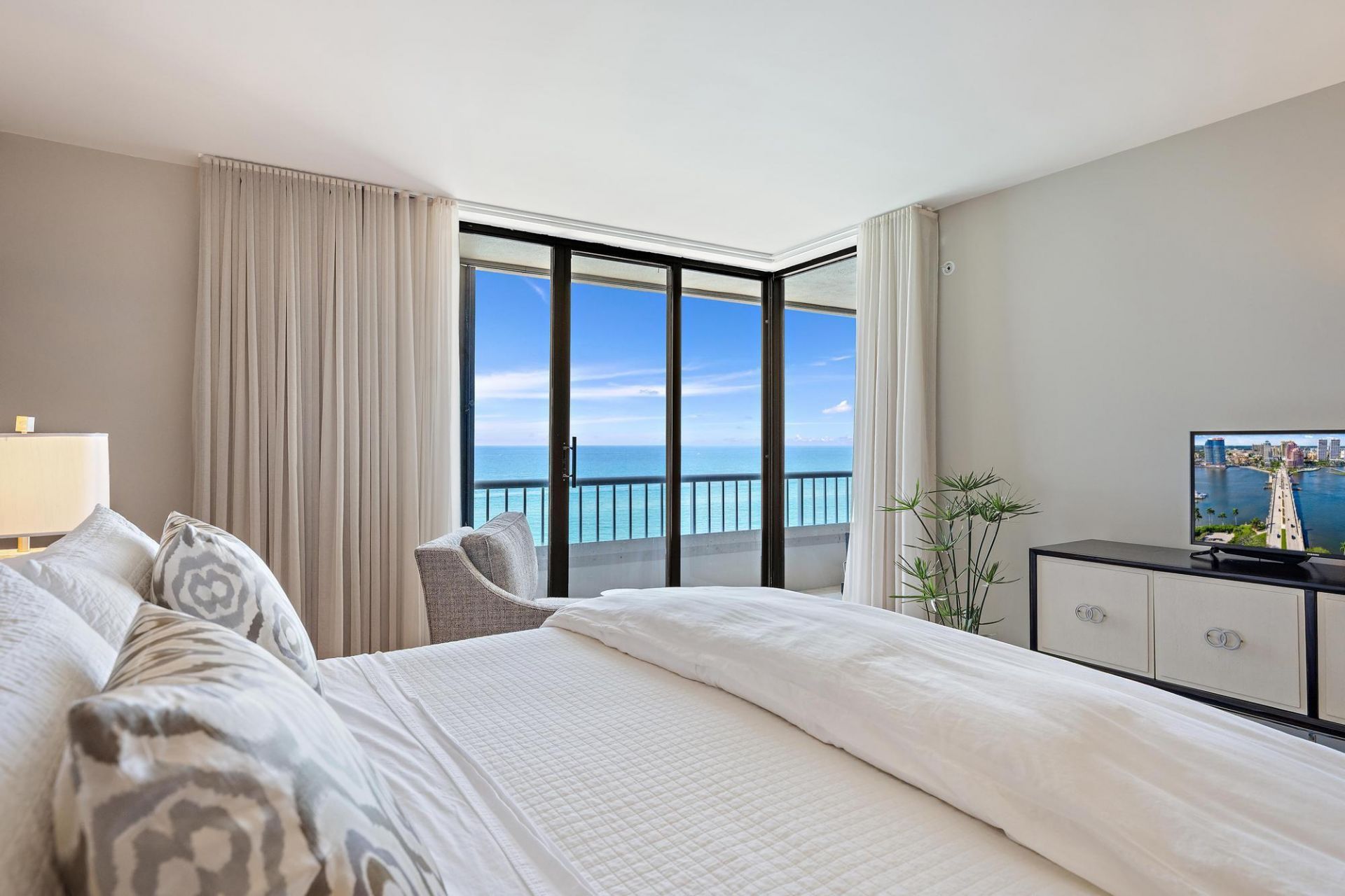 5250 N Ocean Drive, Unit 10s, Singer Island, FL 33404 Photo
