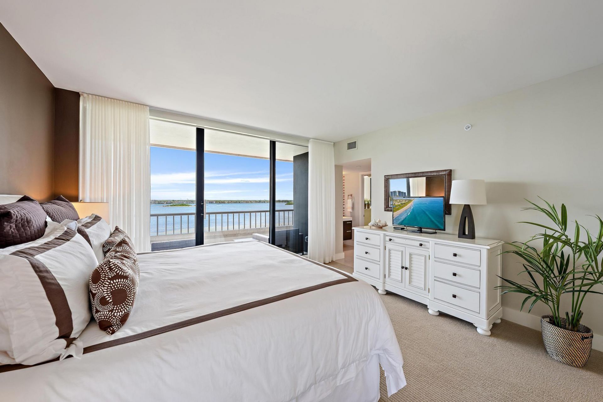 5250 N Ocean Drive, Unit 10s, Singer Island, FL 33404 Photo
