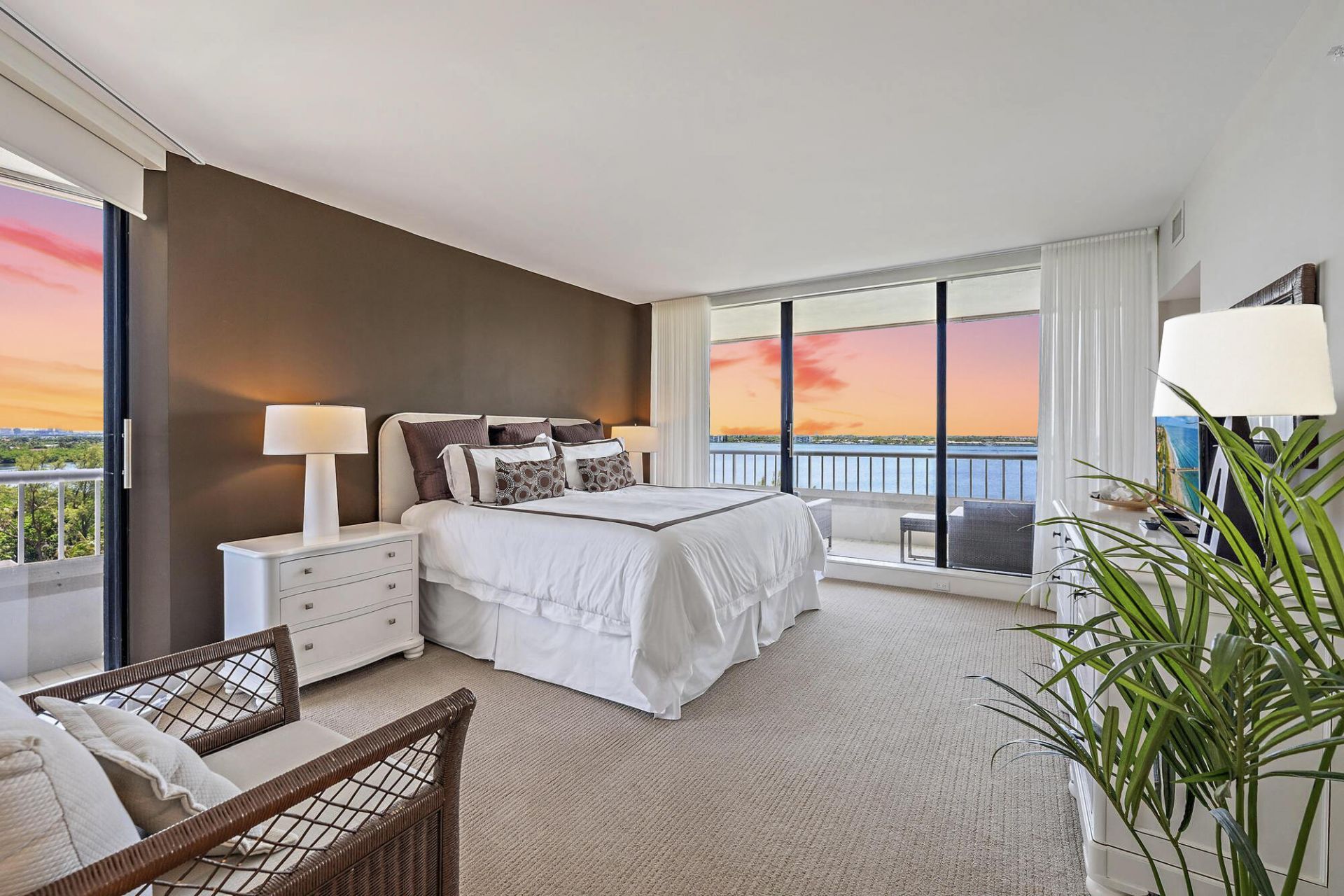 5250 N Ocean Drive, Unit 10s, Singer Island, FL 33404 Photo