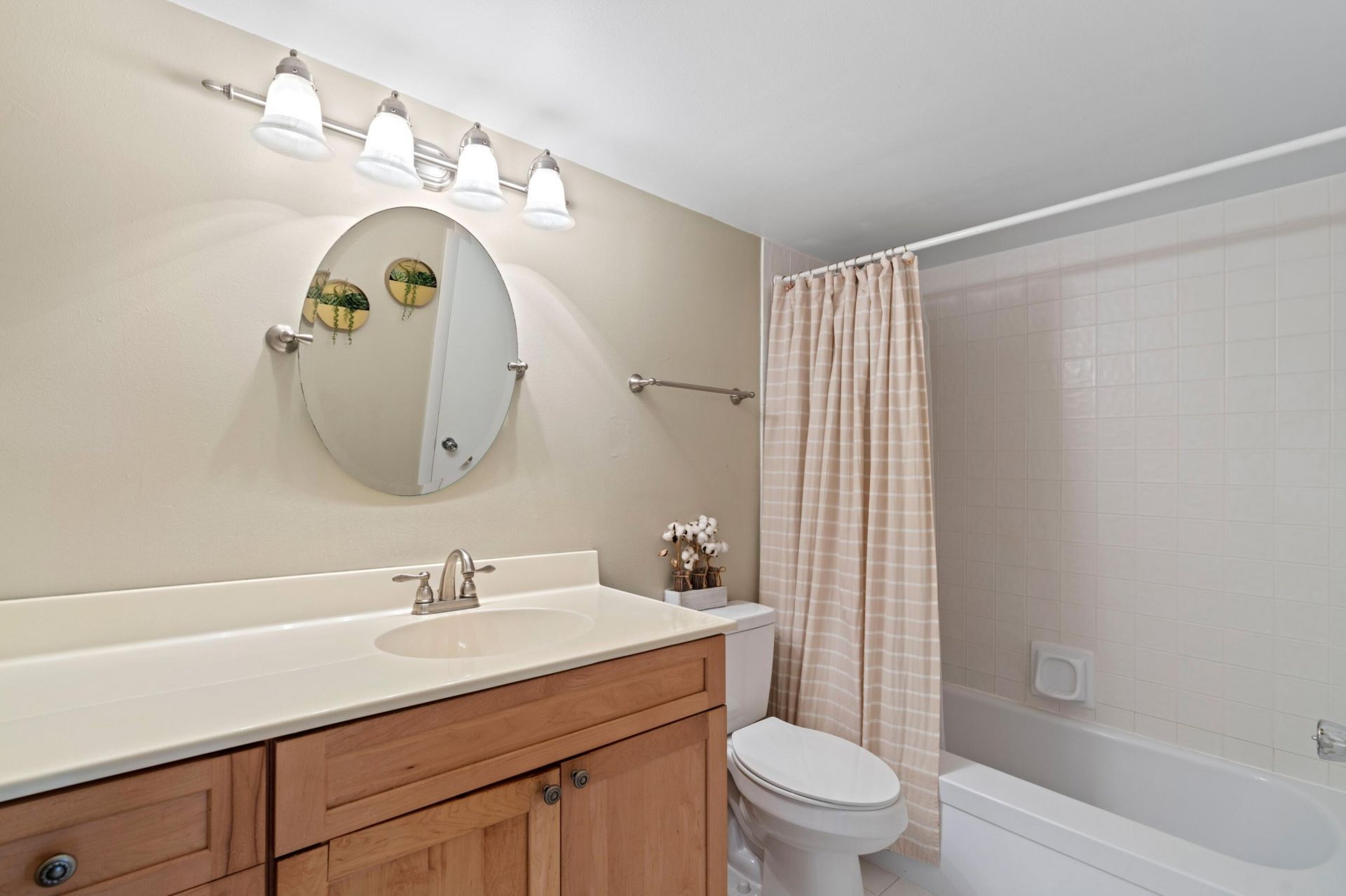 1050 Hillsboro Mile, Unit 403w, Hillsboro Beach, FL 33062 Photo