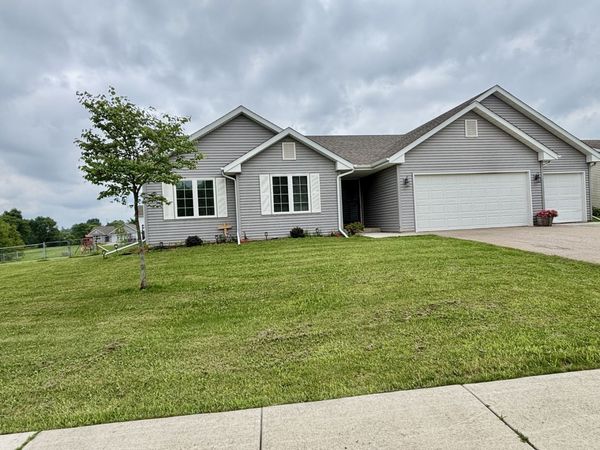 205 Sundance Trail , Capron, IL 61012