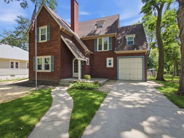 109 Elmwood Place , Crown Point, IN 46307