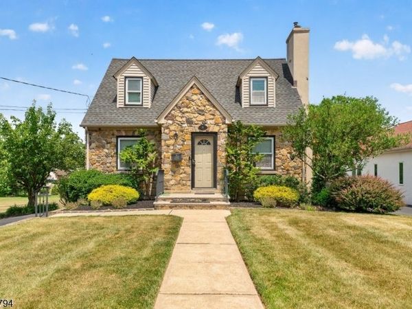 18 New Jersey Ave, Flemington, NJ 08822