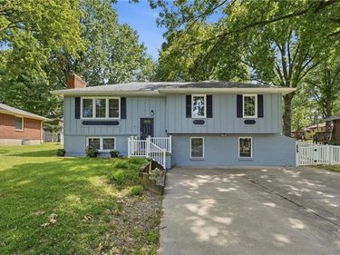 1605 NE 69th Terrace, Gladstone, MO 64118