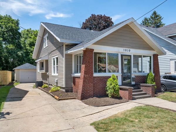 1919 Lafayette Avenue SE, Grand Rapids, MI 49507