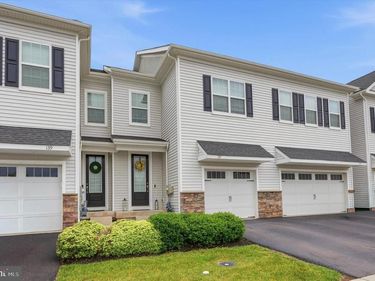 137 GOLDEN VALE DRIVE, ROYERSFORD, PA 19468