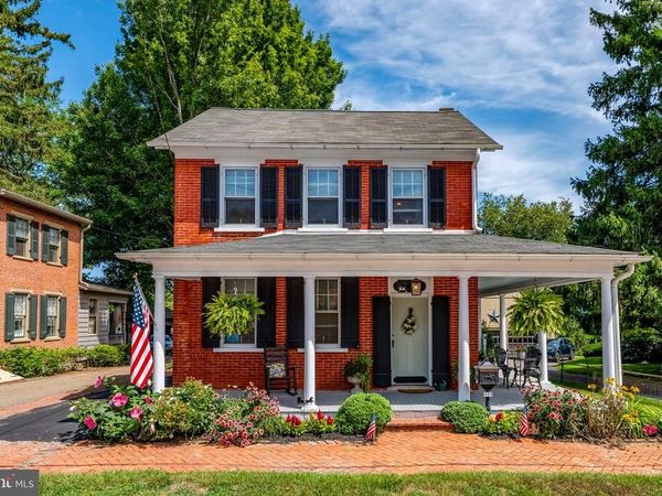 111 E MAIN STREET, STRASBURG, PA 17579