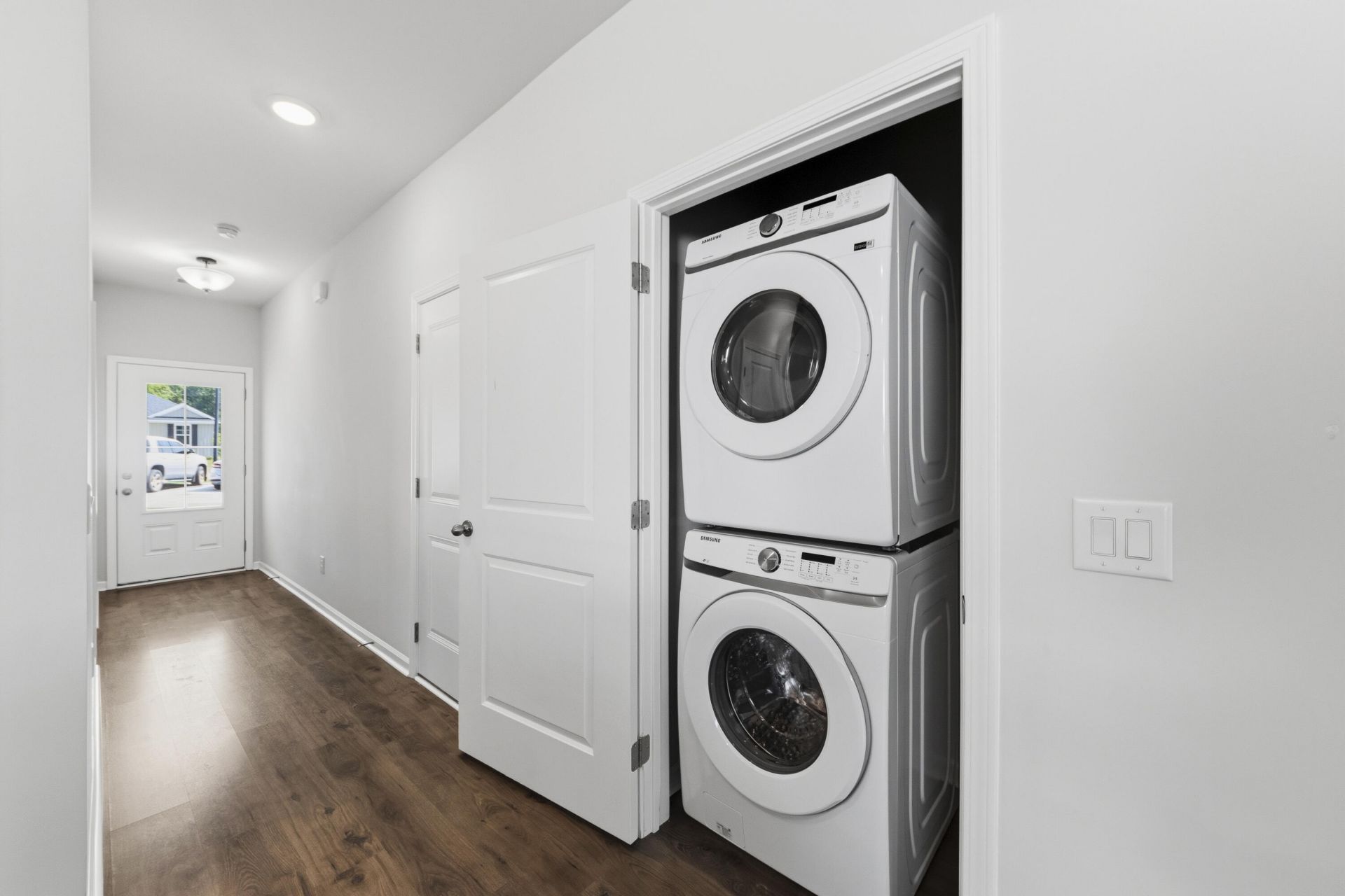 1307 Warrens Way Photo 4