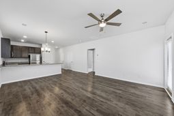 1307 Warrens Way photo 4