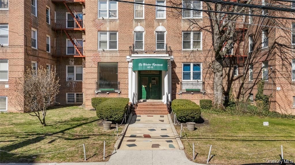 142-35 84th Drive, Unit 5E, Briarwood, NY 11435 Main Photo