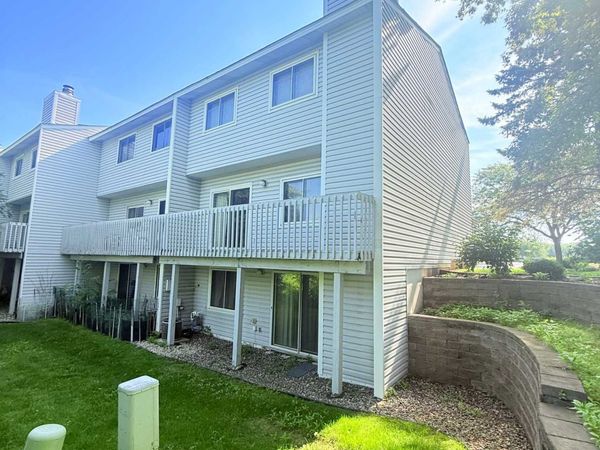 2224 Tower Court, Woodbury, MN 55125