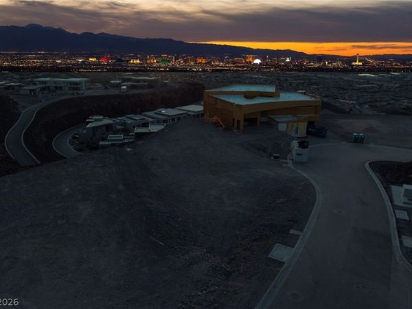 487 Rock Peak Drive , Henderson, NV 89012