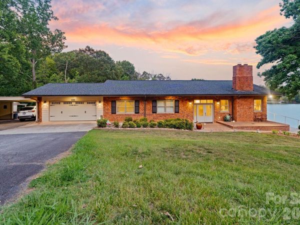 6296 Southlake Drive, Hickory, NC 28601