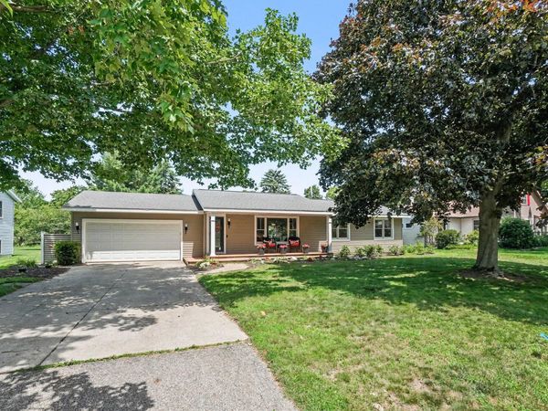 2205 Whispering Dunes Drive, Holland, MI 49424