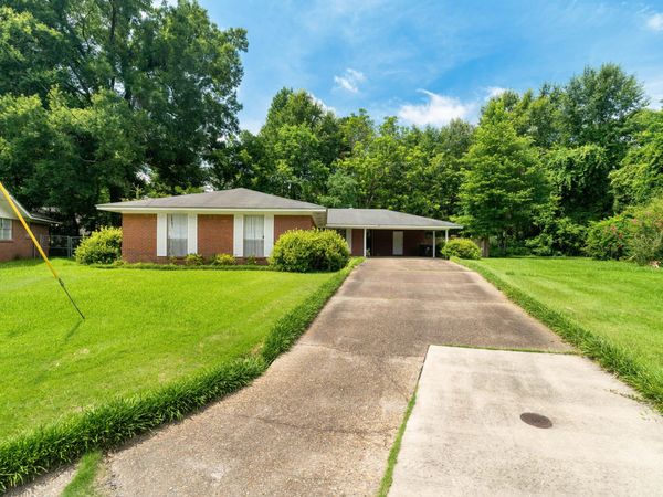 344 Venetian Way, Hattiesburg, MS 39401