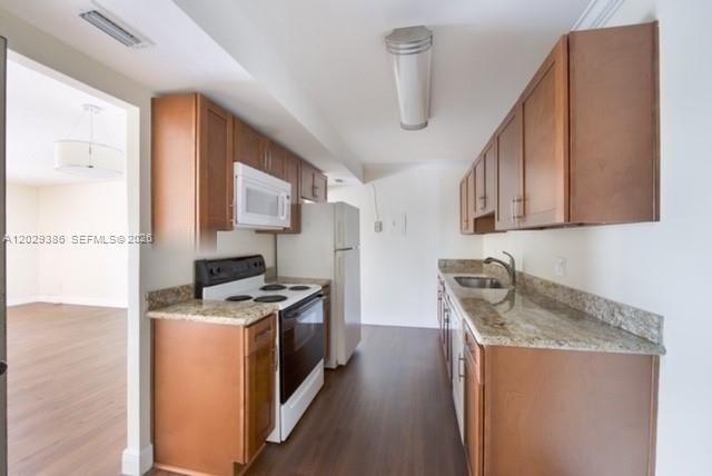7747 SW 86th St , Unit D-402, Miami, FL 33143 Photo