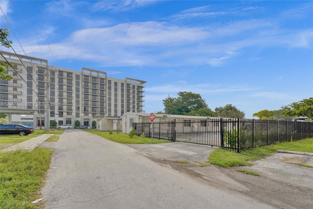 1085 NE 126th St , Unit 3, North Miami, FL 33161 Photo