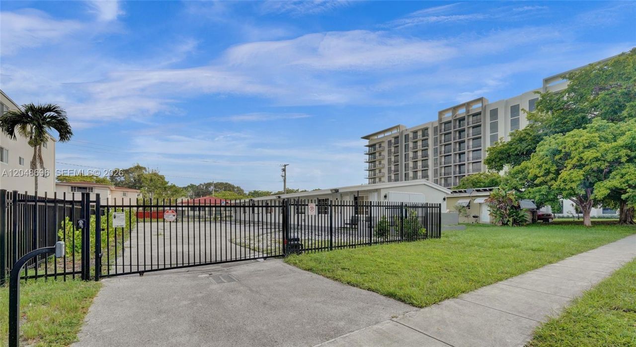 1085 NE 126th St , Unit 3, North Miami, FL 33161 Photo