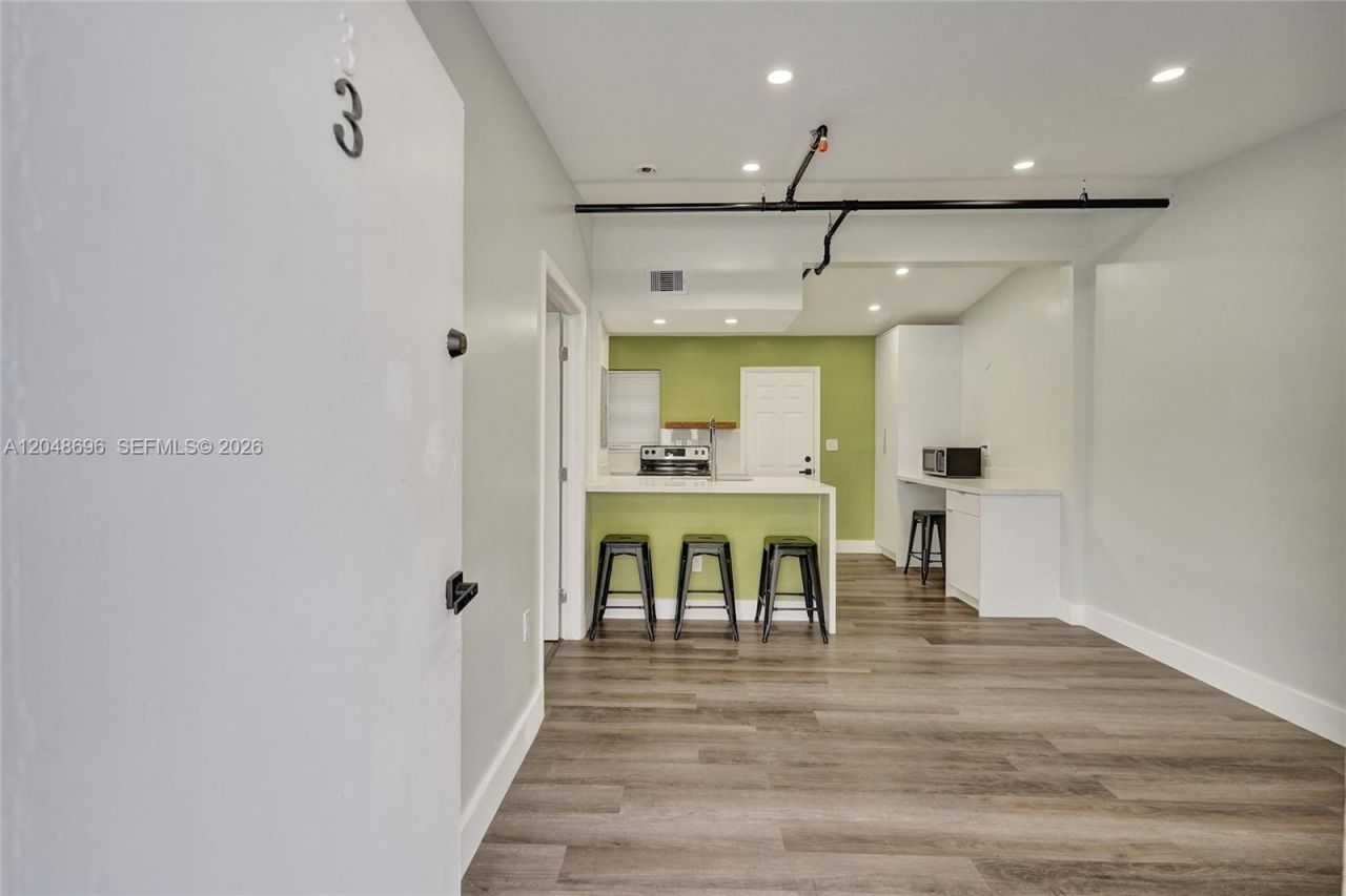 1085 NE 126th St , Unit 3, North Miami, FL 33161 Photo