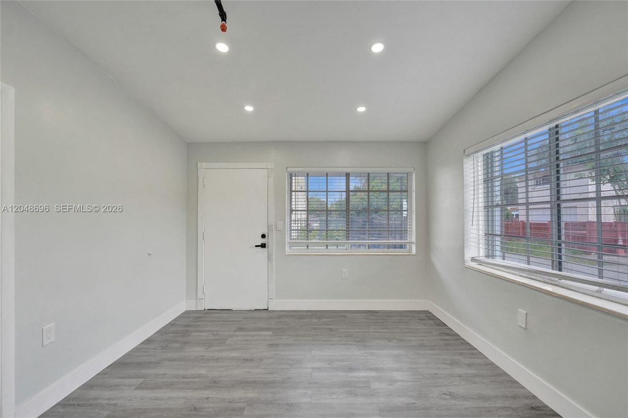 1085 NE 126th St , Unit 3, North Miami, FL 33161 Photo