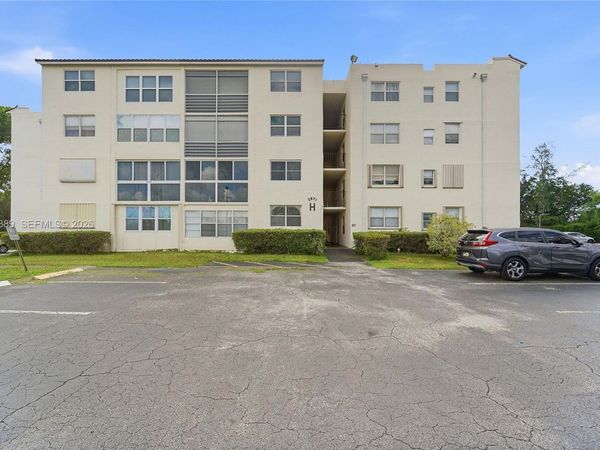 2871 Somerset Dr , Unit 103, Lauderdale Lakes, FL 33311
