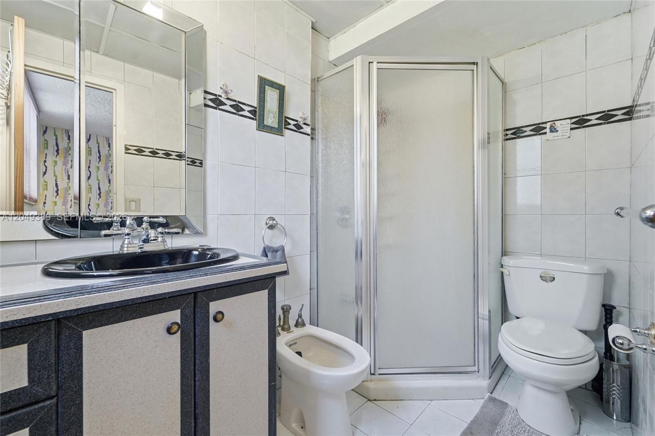 2871 Somerset Dr , Unit 103, Lauderdale Lakes, FL 33311 Photo