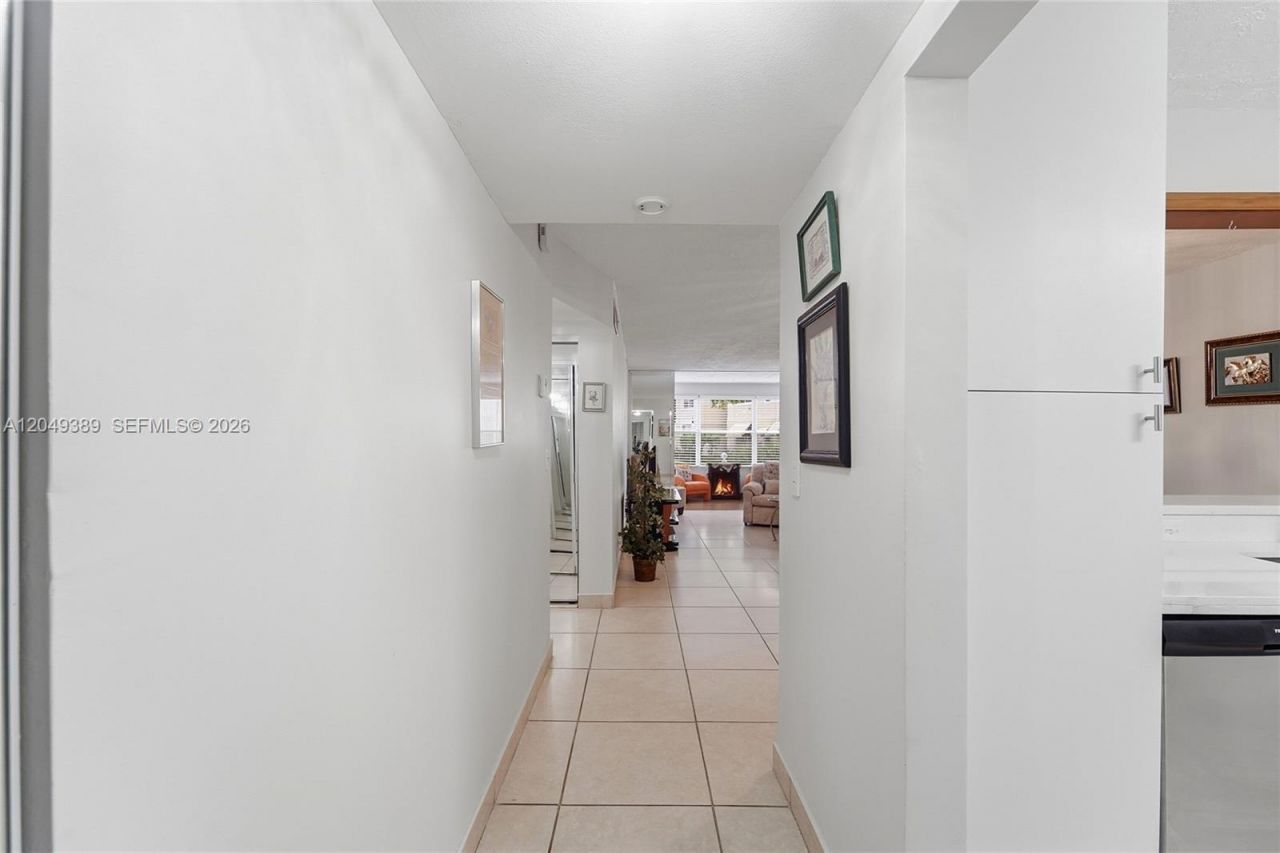 2871 Somerset Dr , Unit 103, Lauderdale Lakes, FL 33311 Photo