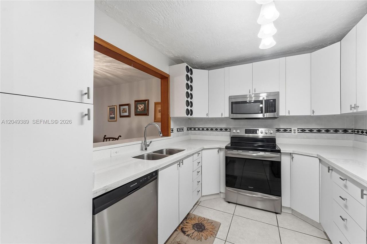 2871 Somerset Dr , Unit 103, Lauderdale Lakes, FL 33311 Photo