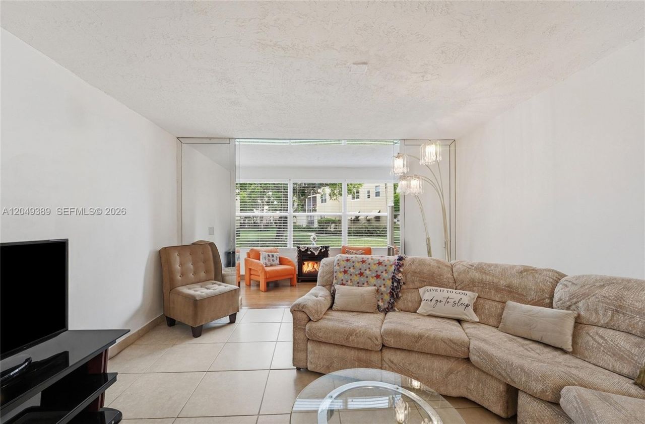 2871 Somerset Dr , Unit 103, Lauderdale Lakes, FL 33311 Photo