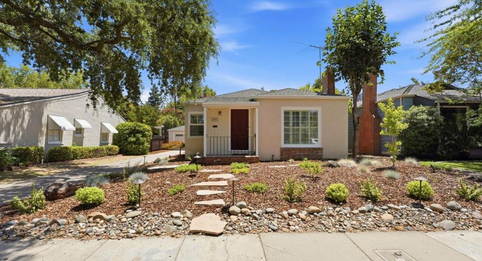 889 54th St, Sacramento, CA 95819 Photo