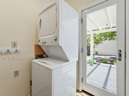 889 54th St, Sacramento, CA 95819 Photo