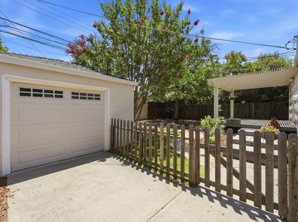 889 54th St, Sacramento, CA 95819 Photo