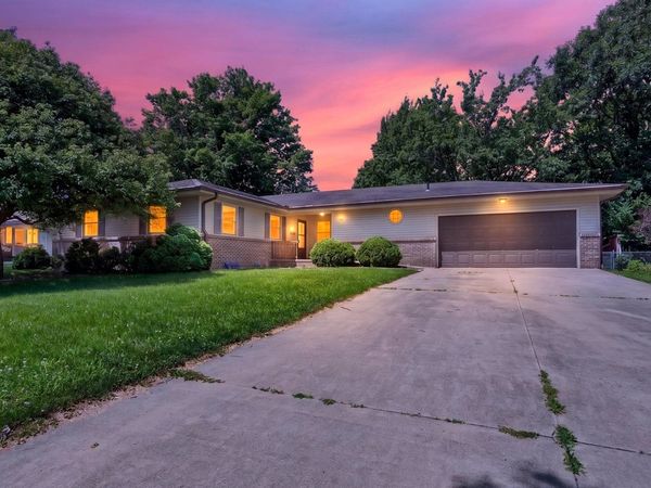 305 Centennial Avenue , Normal, IL 61761
