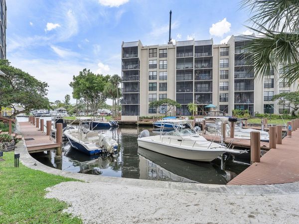 20 Royal Palm Way, Unit 2060, Boca Raton, FL 33432
