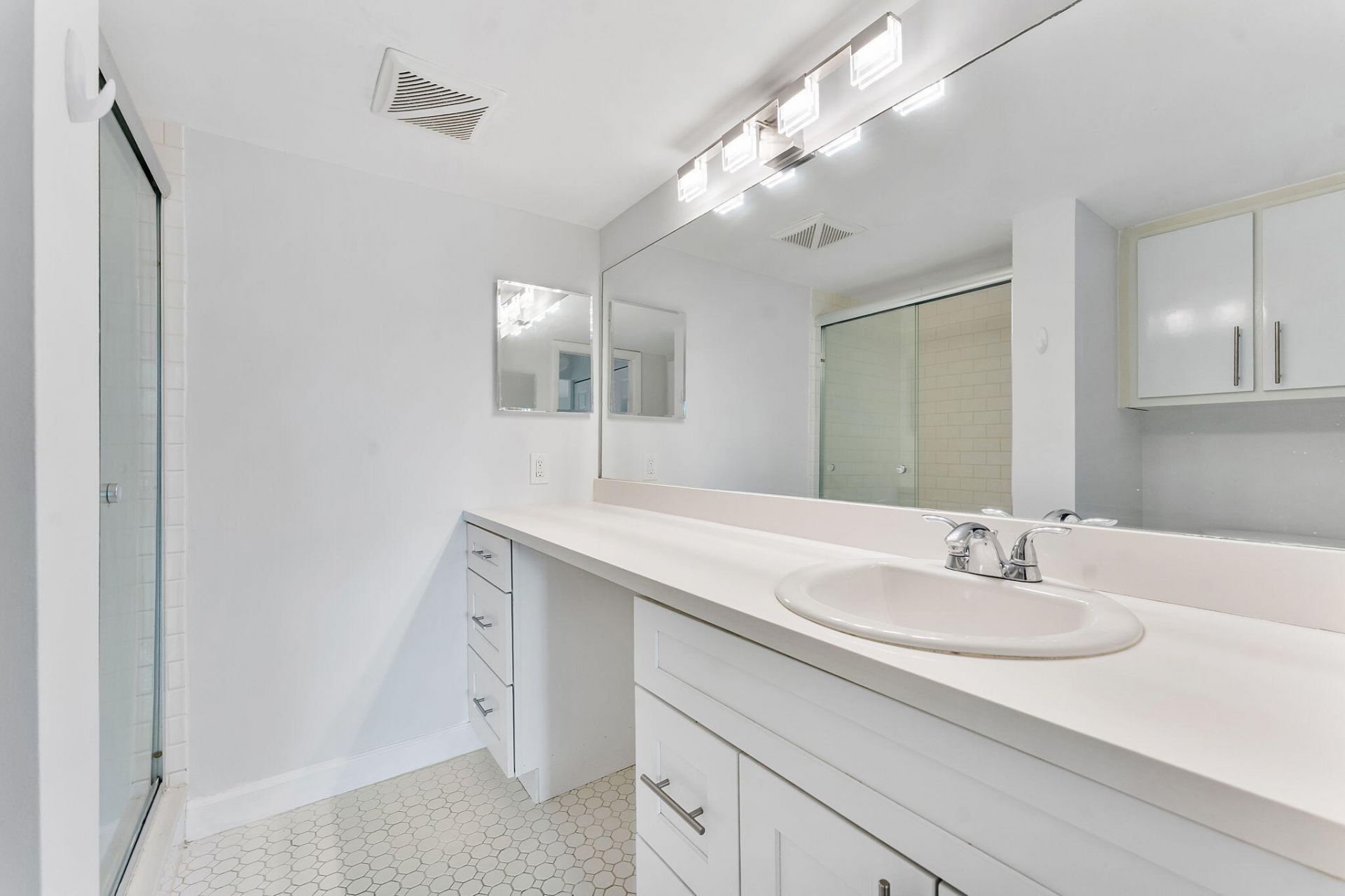 20 Royal Palm Way, Unit 2060, Boca Raton, FL 33432 Photo