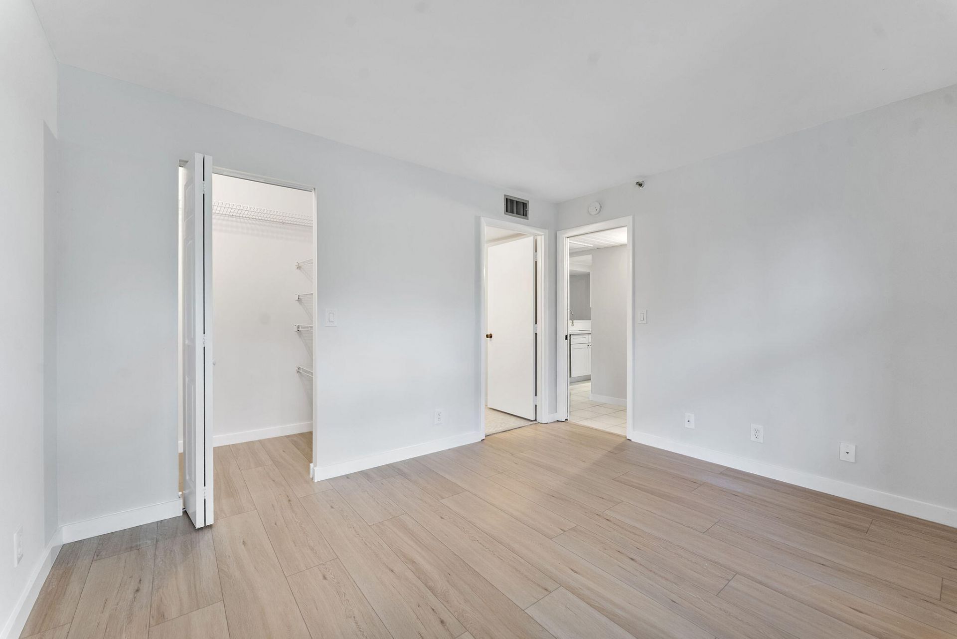 20 Royal Palm Way, Unit 2060, Boca Raton, FL 33432 Photo