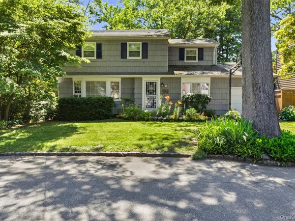 11A Prospect Drive N, Huntington Station, NY 11746