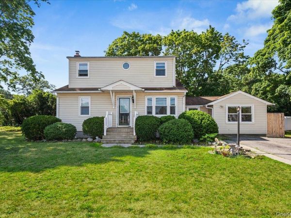 148 Saxton Street , Patchogue, NY 11772