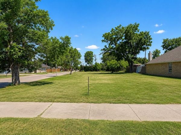 1101 Bessie Street , Fort Worth, TX 76104