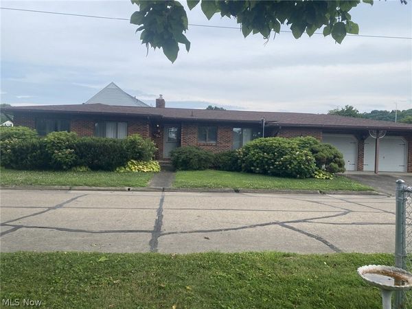 700 Victoria Avenue, Williamstown, WV 26187
