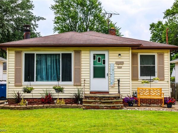 11109 Meadowbrook Drive , Parma Heights, OH 44130
