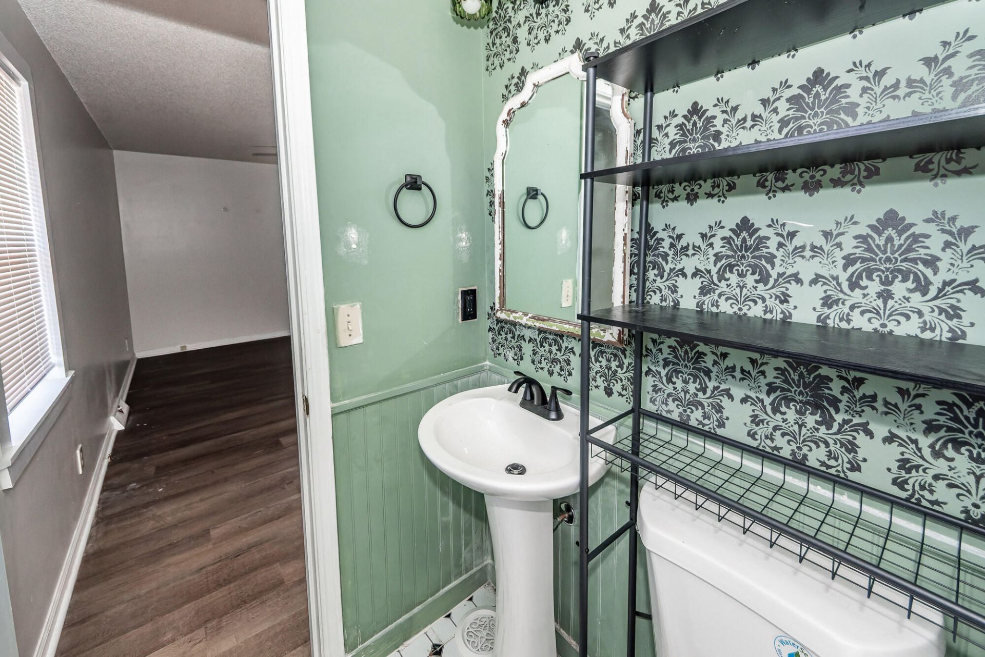 444 Academy Road Photo 17