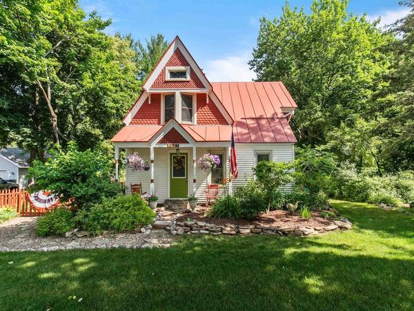 1631 ROYALTON STREET, Waupaca, WI 54981